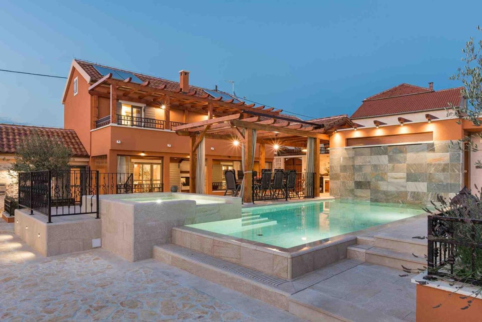 Luxury Villa Finessa Skradin 1 With Heated Pool, Jacuzzi And Sauna Eksteriør billede